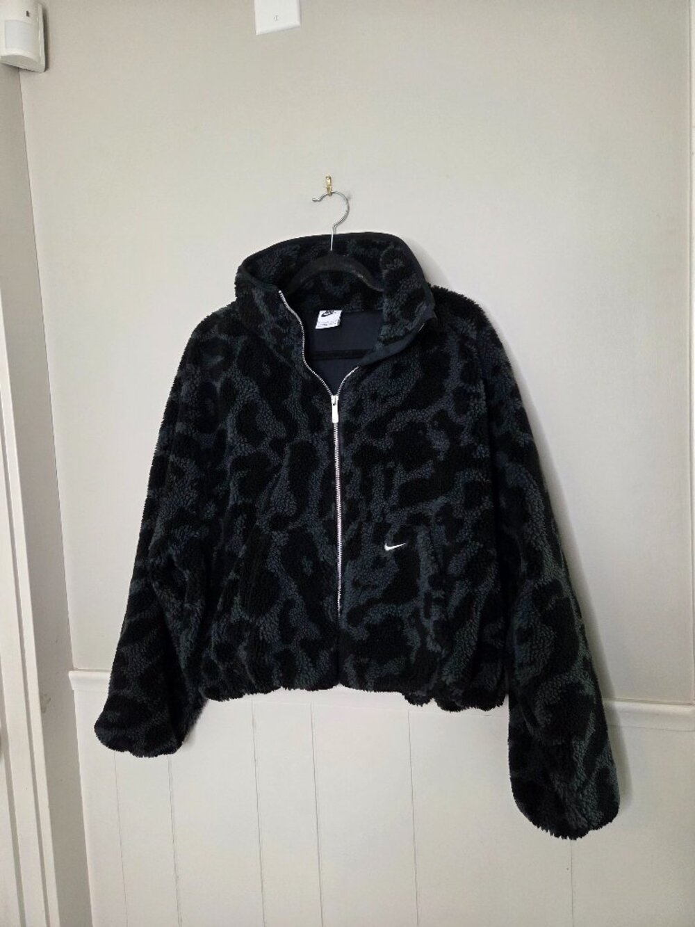 NIKE Cheetah Street Sherpa Jacket